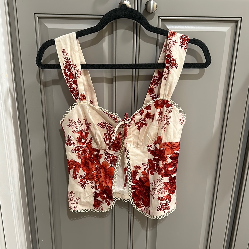 Concetta Tie Front Top in Red & Cream Floral
LPA
Color:Red & Cream Floral